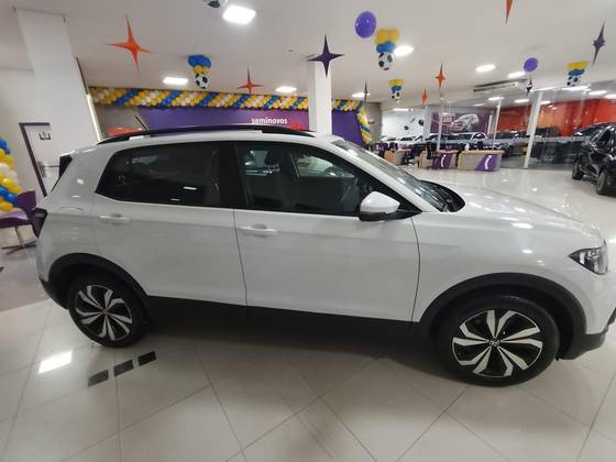 VOLKSWAGEN T-CROSS 1.0 200 TSI TOTAL FLEX AUTOMÁTICO VOLKSWAGEN T-CROSS 1.0 200 TSI TOTAL FLEX AUTOMÁTICO